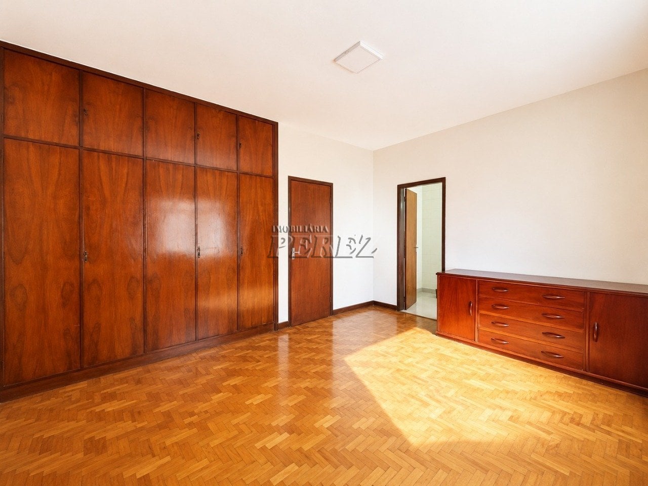 Casa à venda na região oeste de Londrina - Jadim Shangri-la A