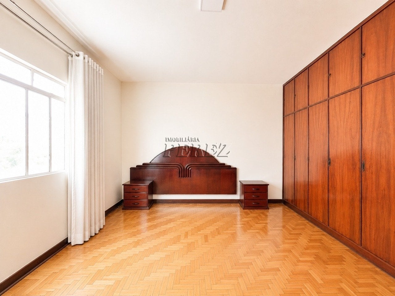 Casa à venda na região oeste de Londrina - Jadim Shangri-la A