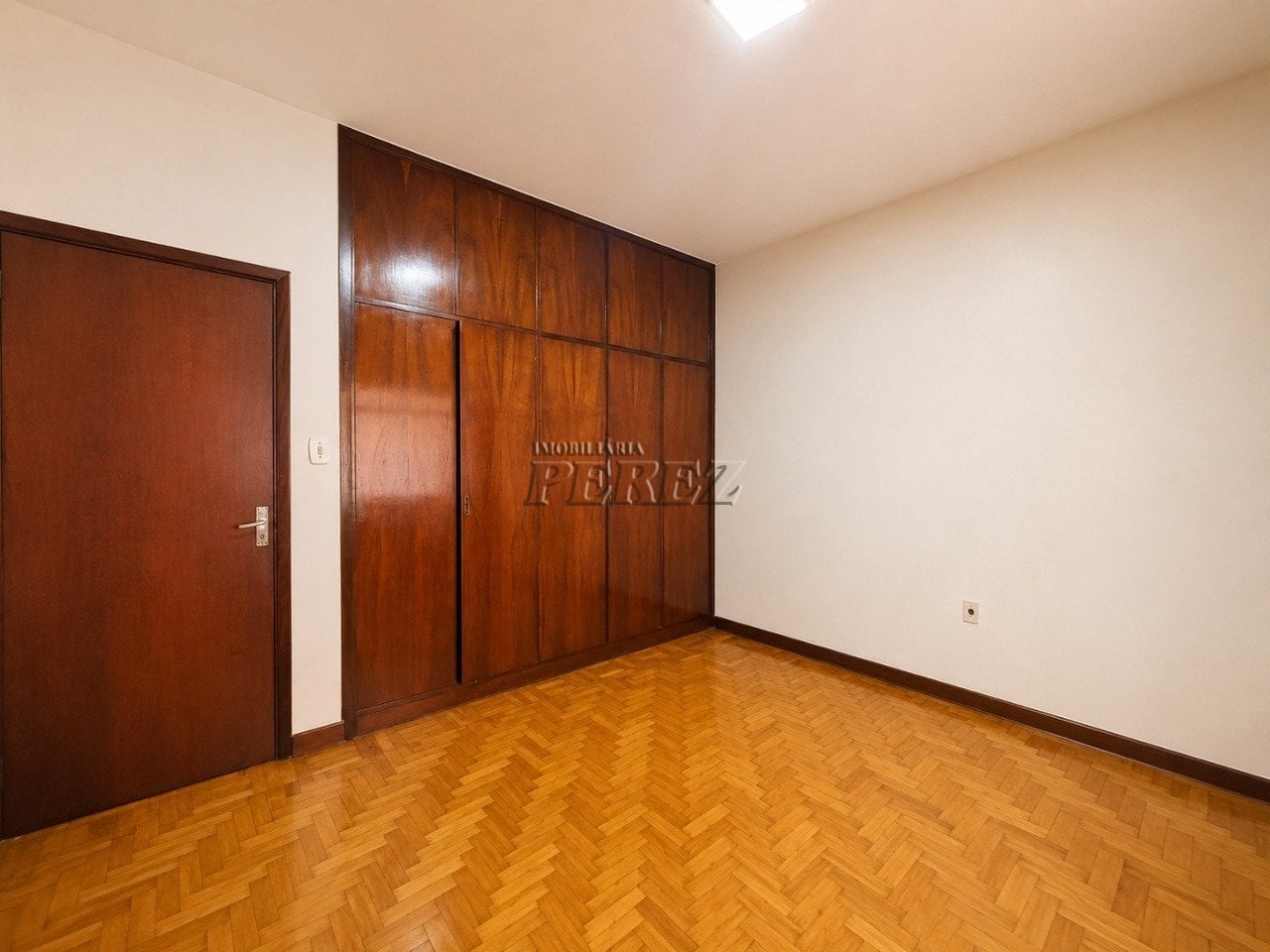 Casa à venda na região oeste de Londrina - Jadim Shangri-la A