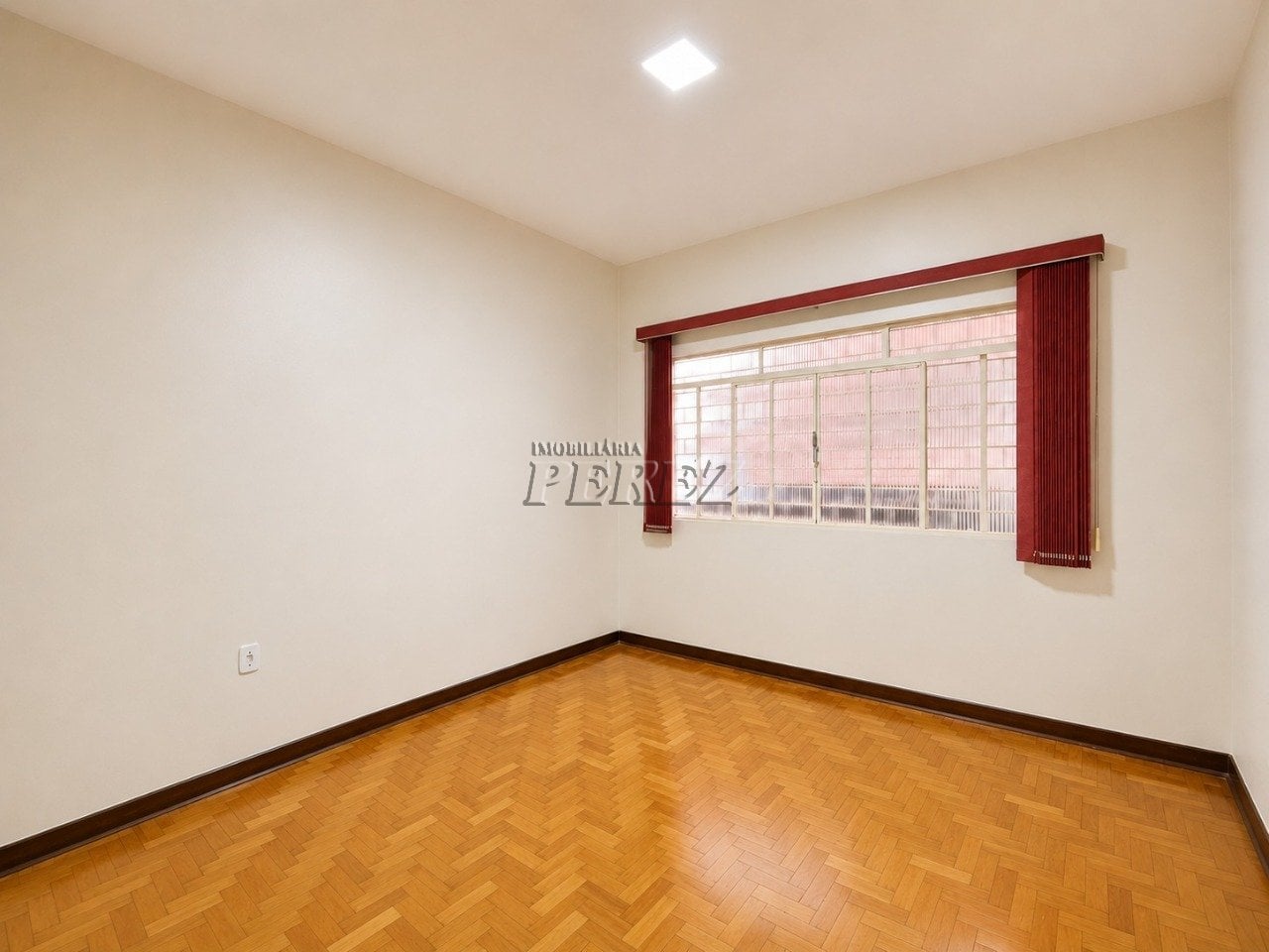 Casa à venda na região oeste de Londrina - Jadim Shangri-la A