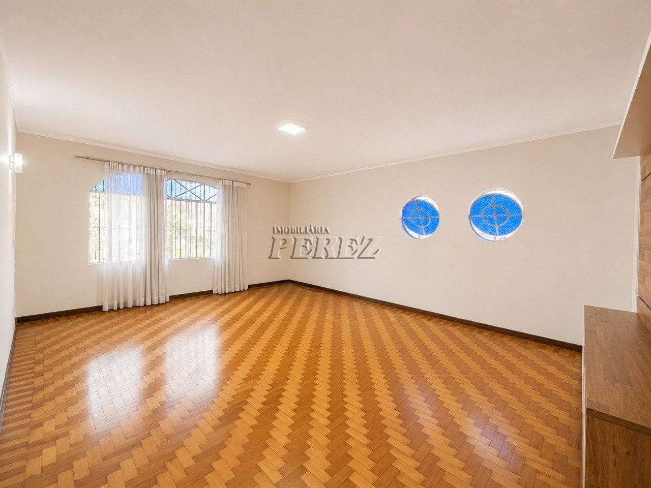 Casa à venda na região oeste de Londrina - Jadim Shangri-la A