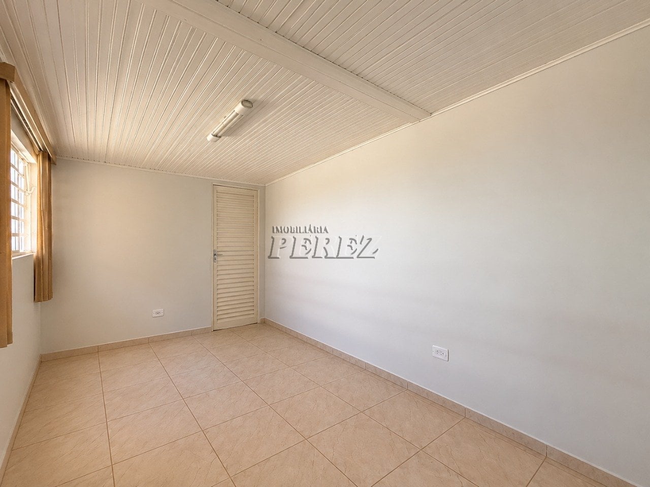 Casa à venda na região oeste de Londrina - Jadim Shangri-la A