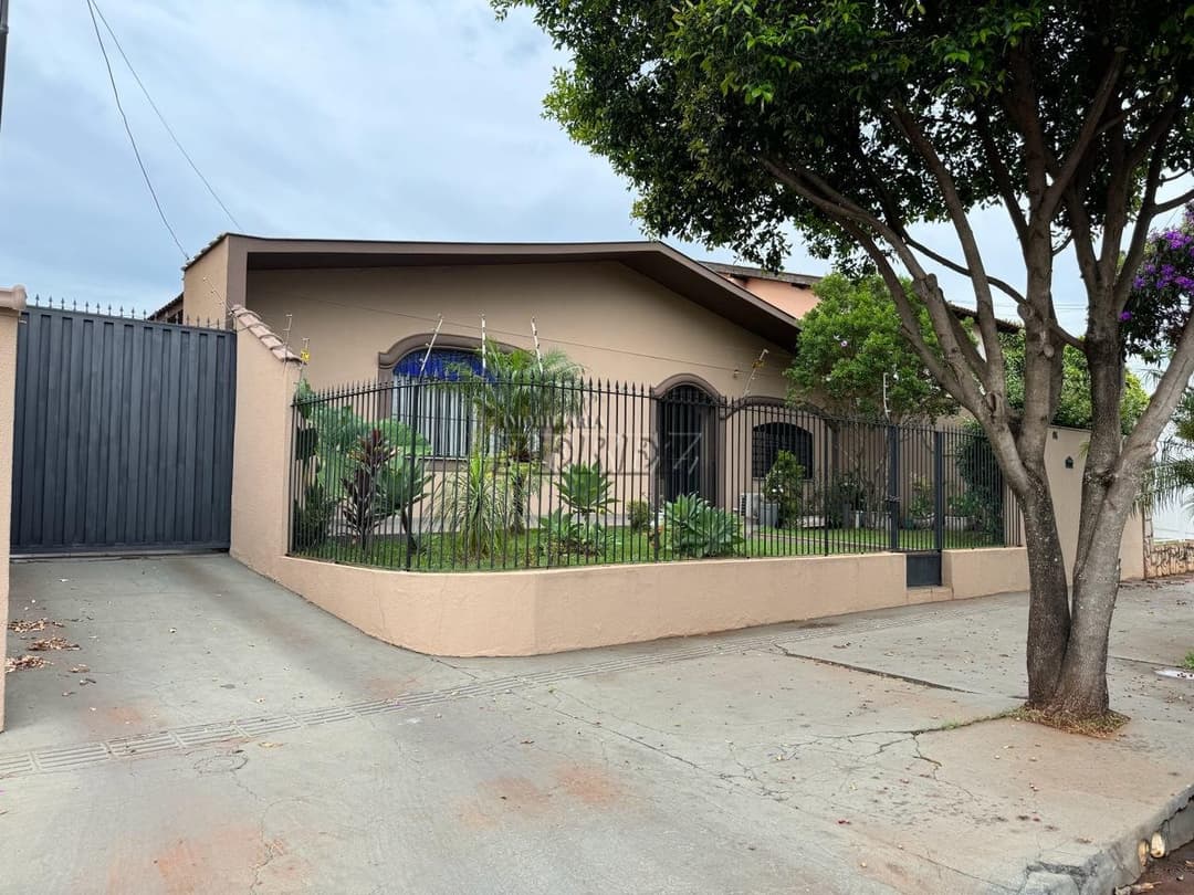 Casa a venda na região oeste de londrina, no jadim Shangri-la na rua Machado de Assis - Foto 1