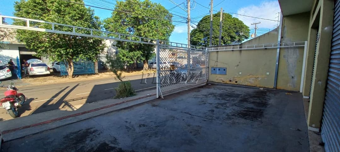 Sobrado a venda na Avenida Jorge Casoni, região central - Foto 2