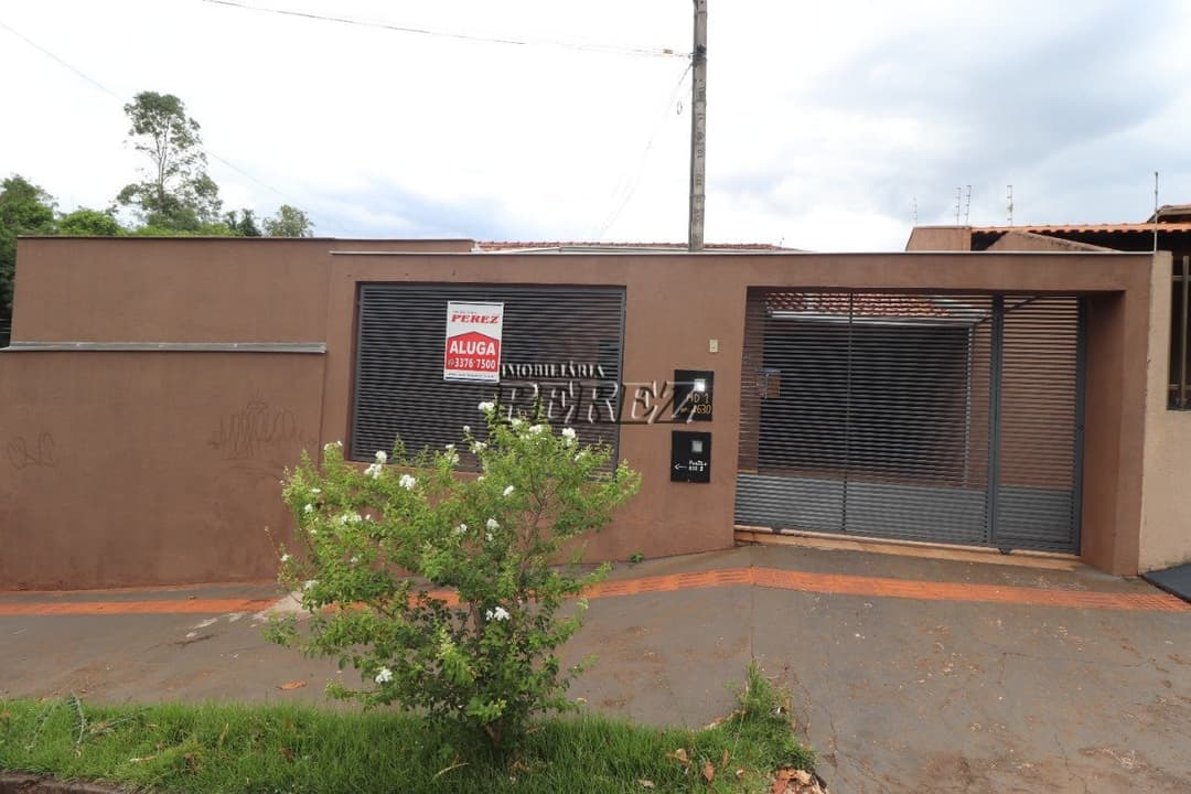 Casa à Venda na Avenida Máximo Pérez Garcia, Jardim Belo Horizonte - Foto 0