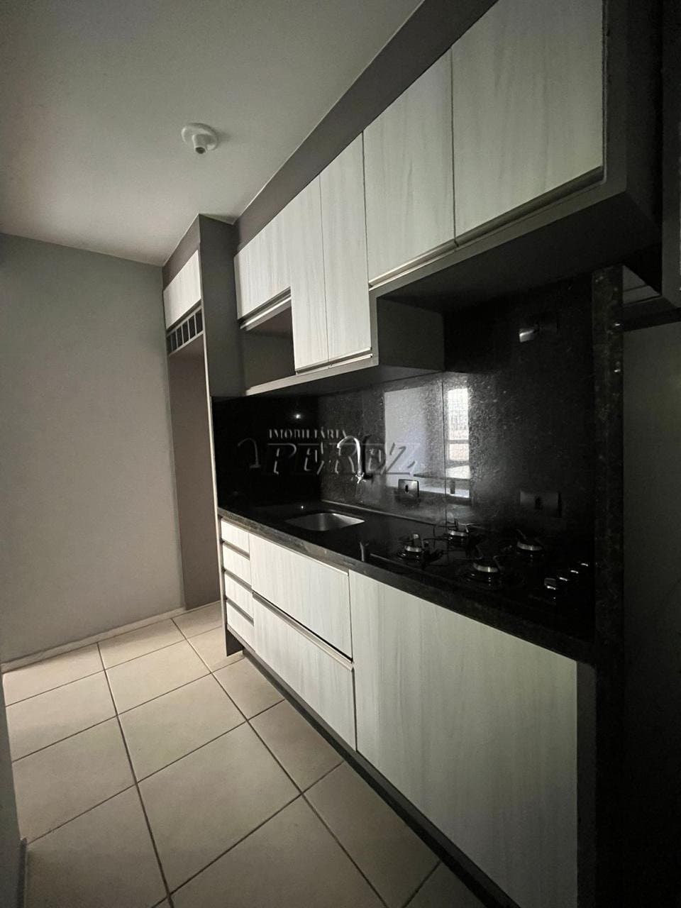 Apartamento Térreo à Venda na Avenida Humberto Moreschi - Chácara Manella, Cambé - Foto 4