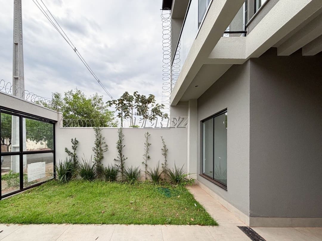 Sobrado geminado a venda na rua Alceu Segantini, Jardim Guararapes - Foto 2