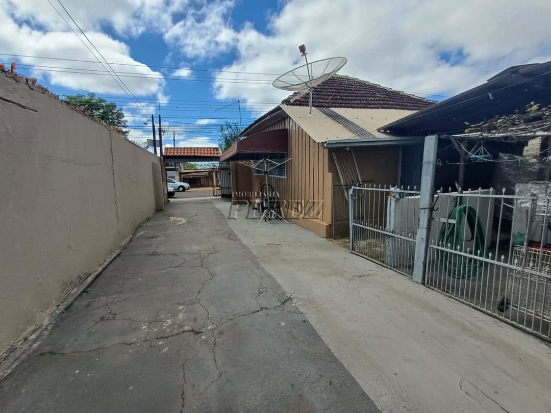 Casa à Venda na Rua São Vicente no centro de Londrina - Foto 0