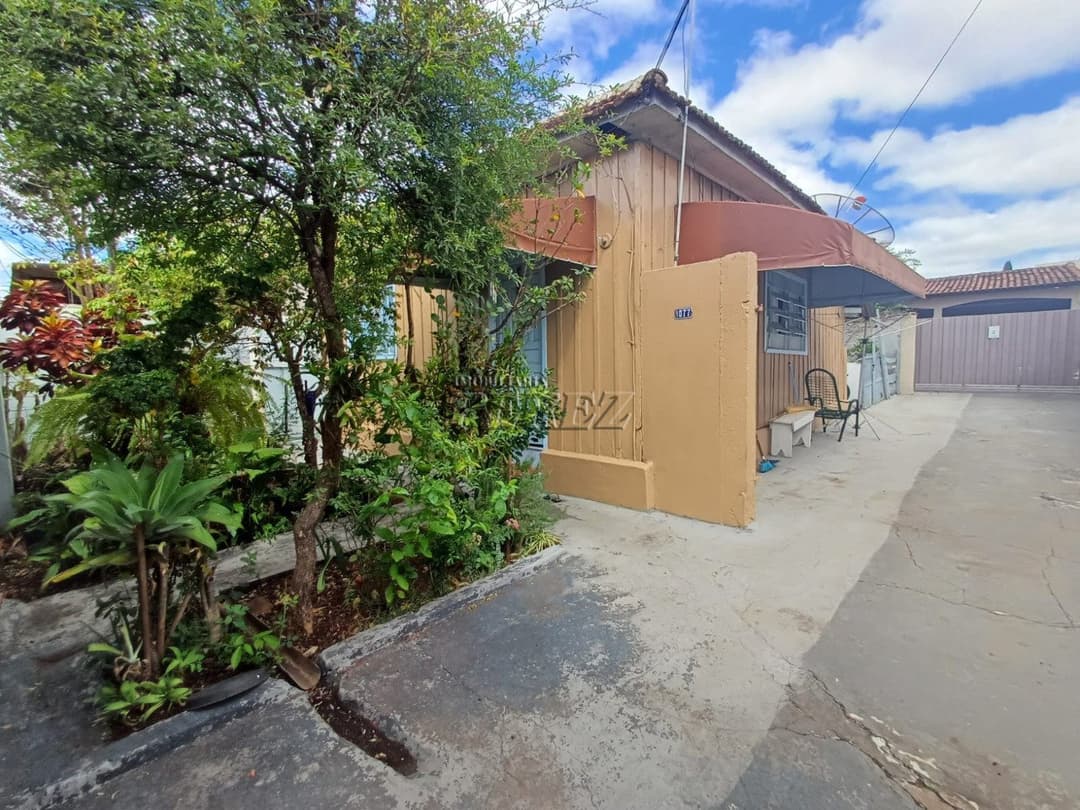 Casa à Venda na Rua São Vicente no centro de Londrina - Foto 1