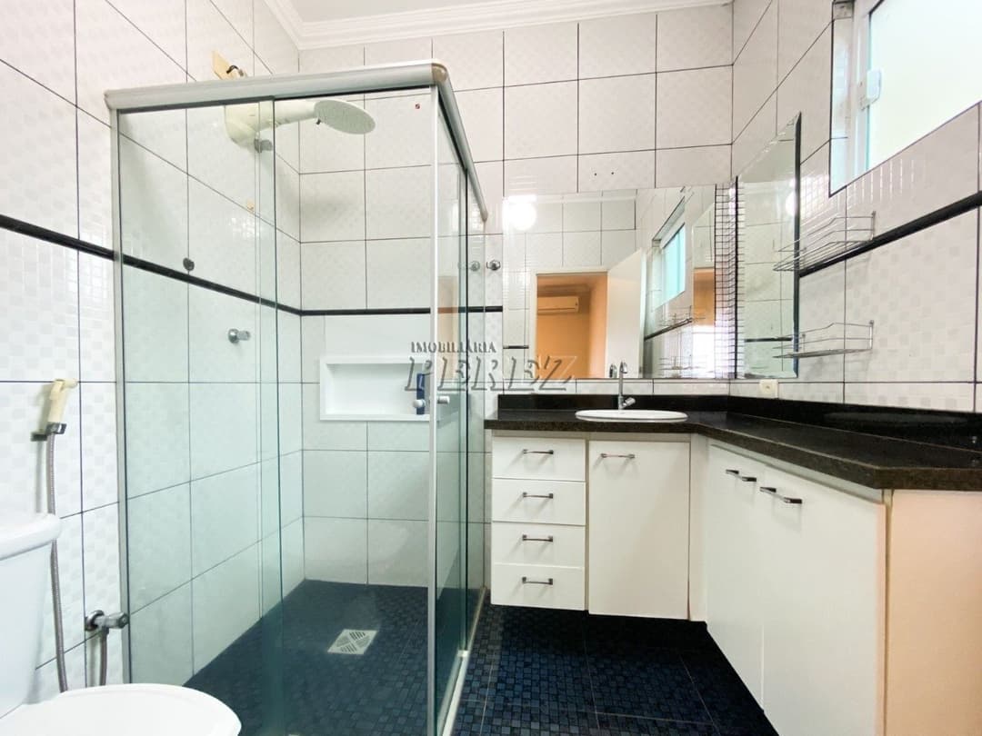 Sobrado para alugar com piscina na região leste em Londrina. - Foto 19