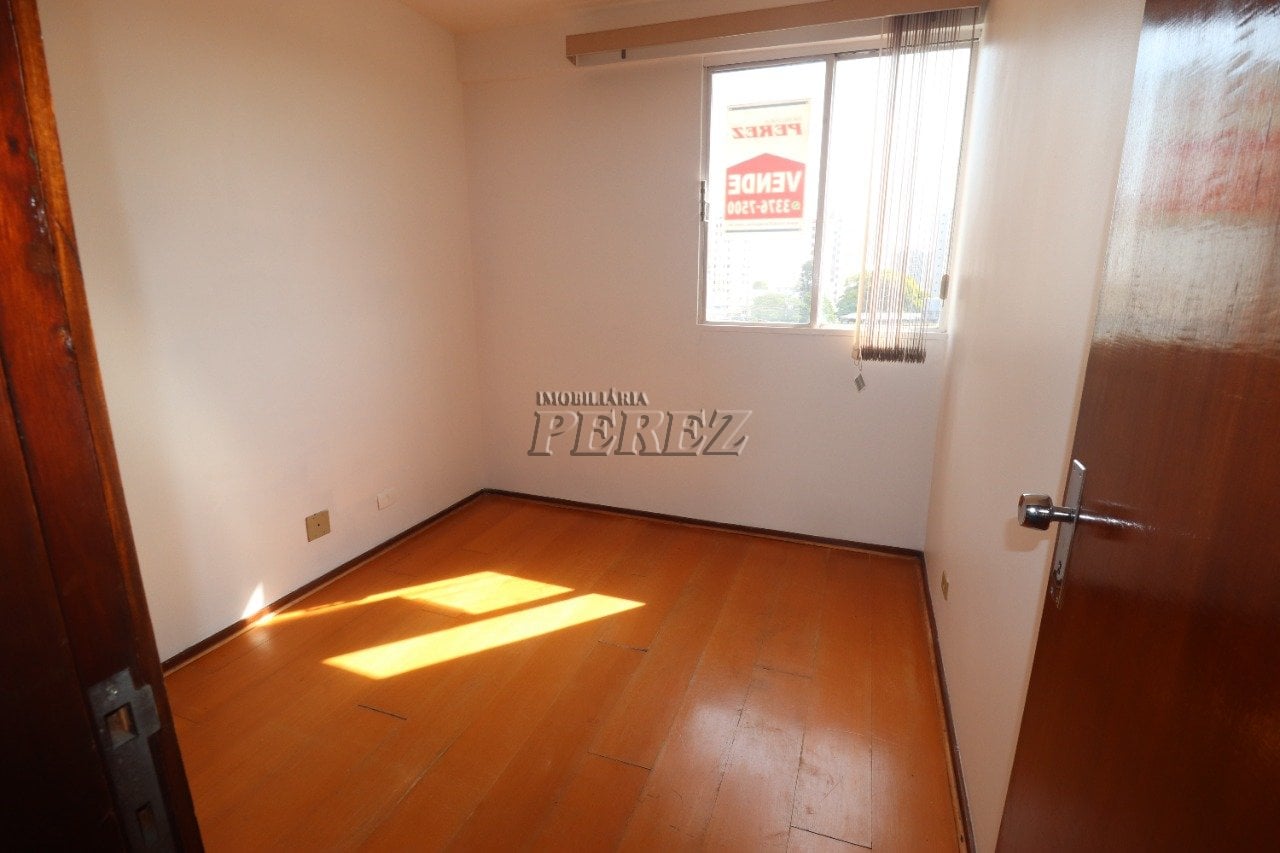 Apartamento à venda no Edifício Rio Negro, região central de Londrina