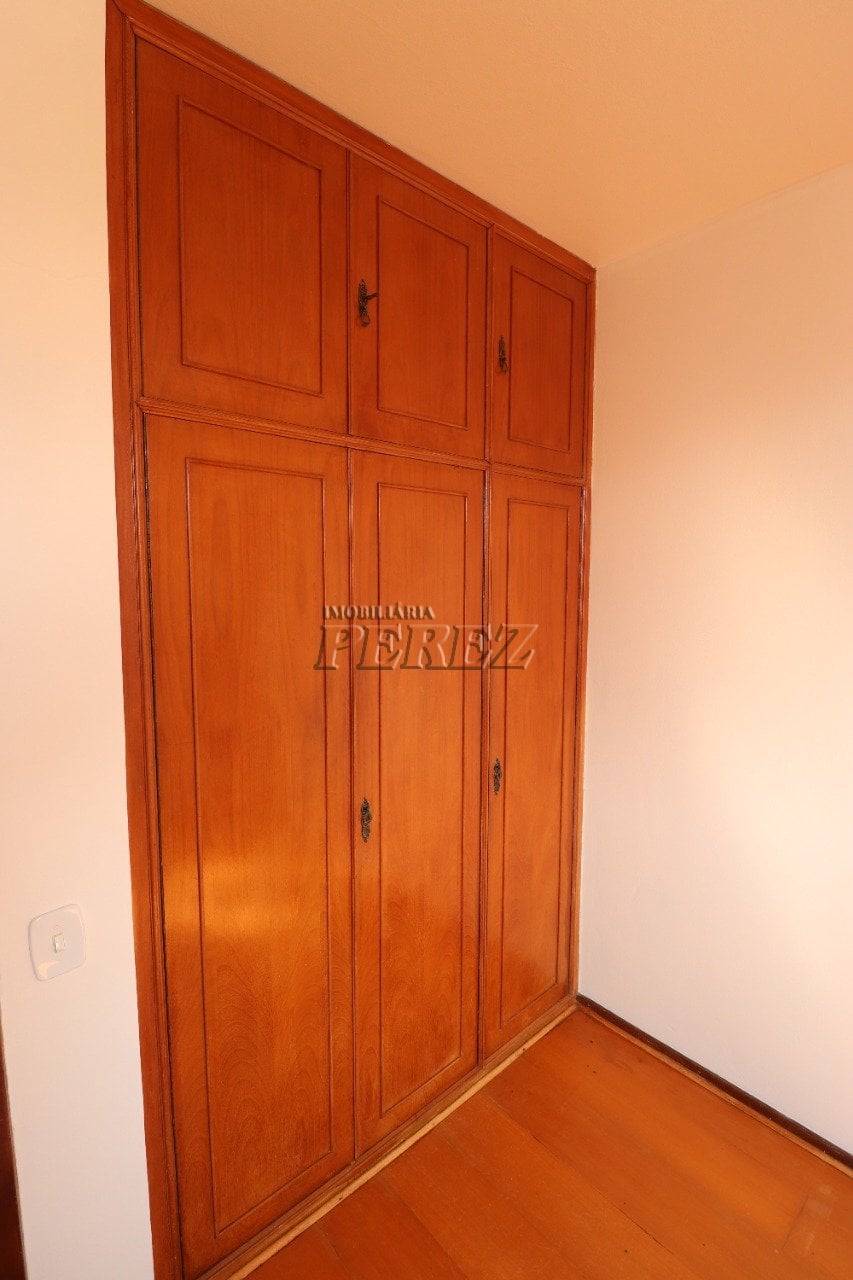 Apartamento à venda no Edifício Rio Negro, região central de Londrina