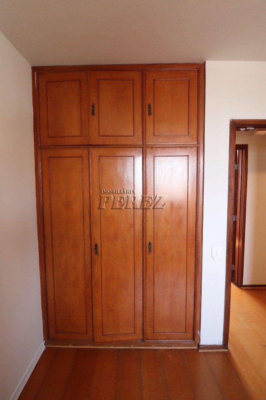 Apartamento à venda no Edifício Rio Negro, região central de Londrina