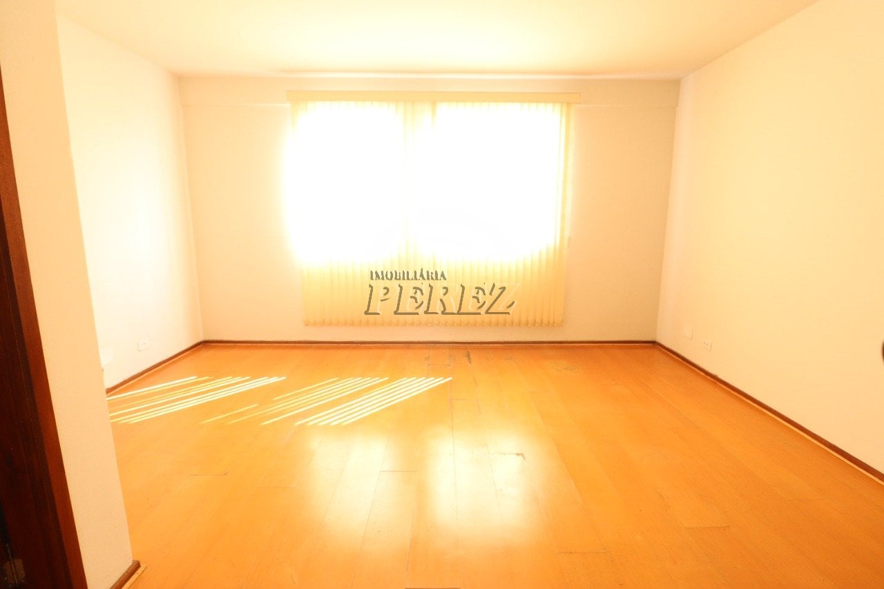 Apartamento à venda no Edifício Rio Negro, região central de Londrina