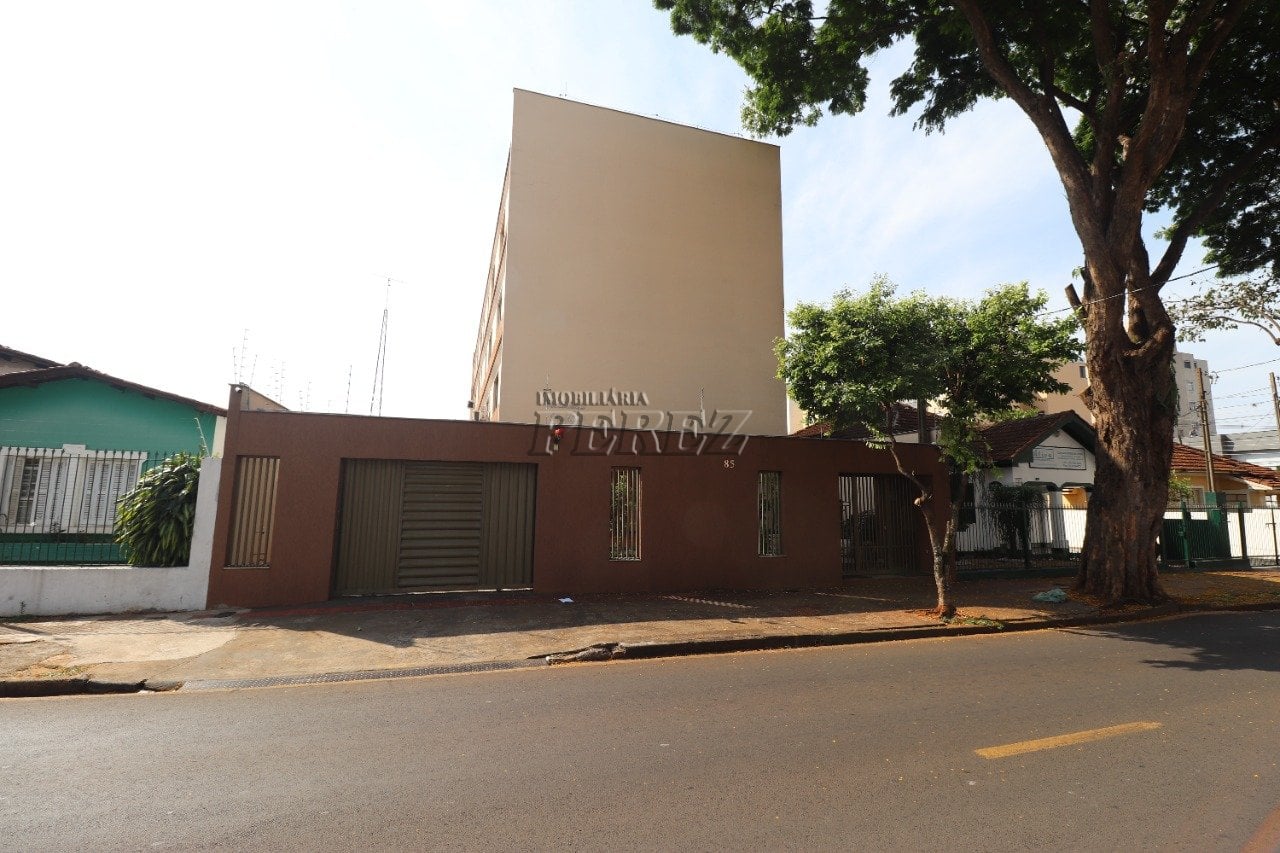 Apartamento à venda no Edifício Rio Negro, região central de Londrina