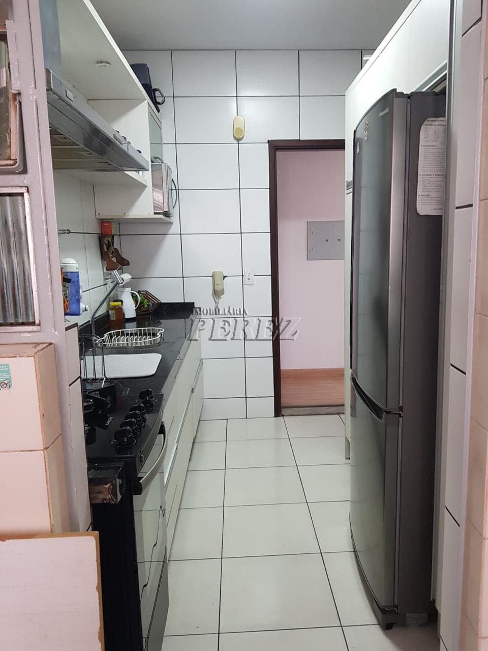 Apartamento a venda no Edifício Castel Gandolfo na rua Eduardo Benjamin Hosken, Região Central de Londrina - Foto 7