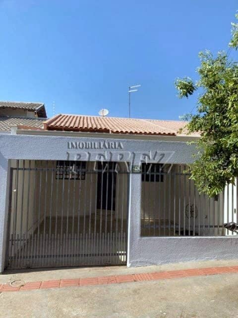Casa a venda na rua Salvelina Alves da Silva, excelente casa para investimento de locação, 02 casas de 02 quartos. - Foto 0