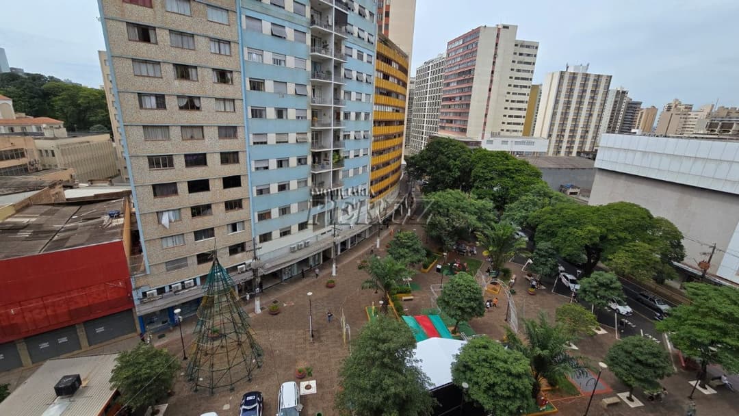 Apartamento à Venda no Edifício Santa Helena na avenida Paraná calçadão de Londrina - Foto 13