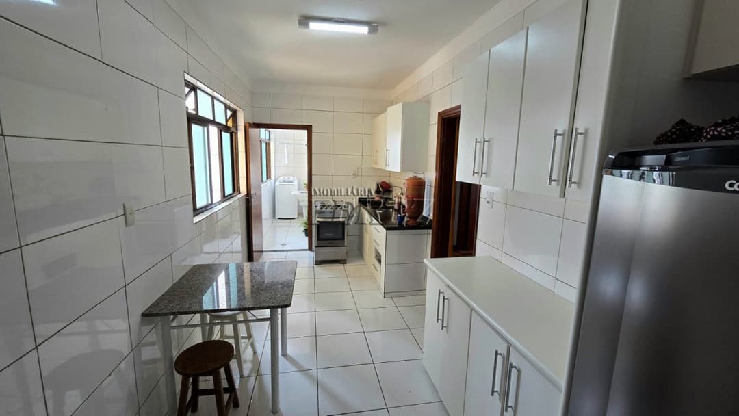 Apartamento à Venda no Edifício Santa Helena na avenida Paraná calçadão de Londrina - Foto 9