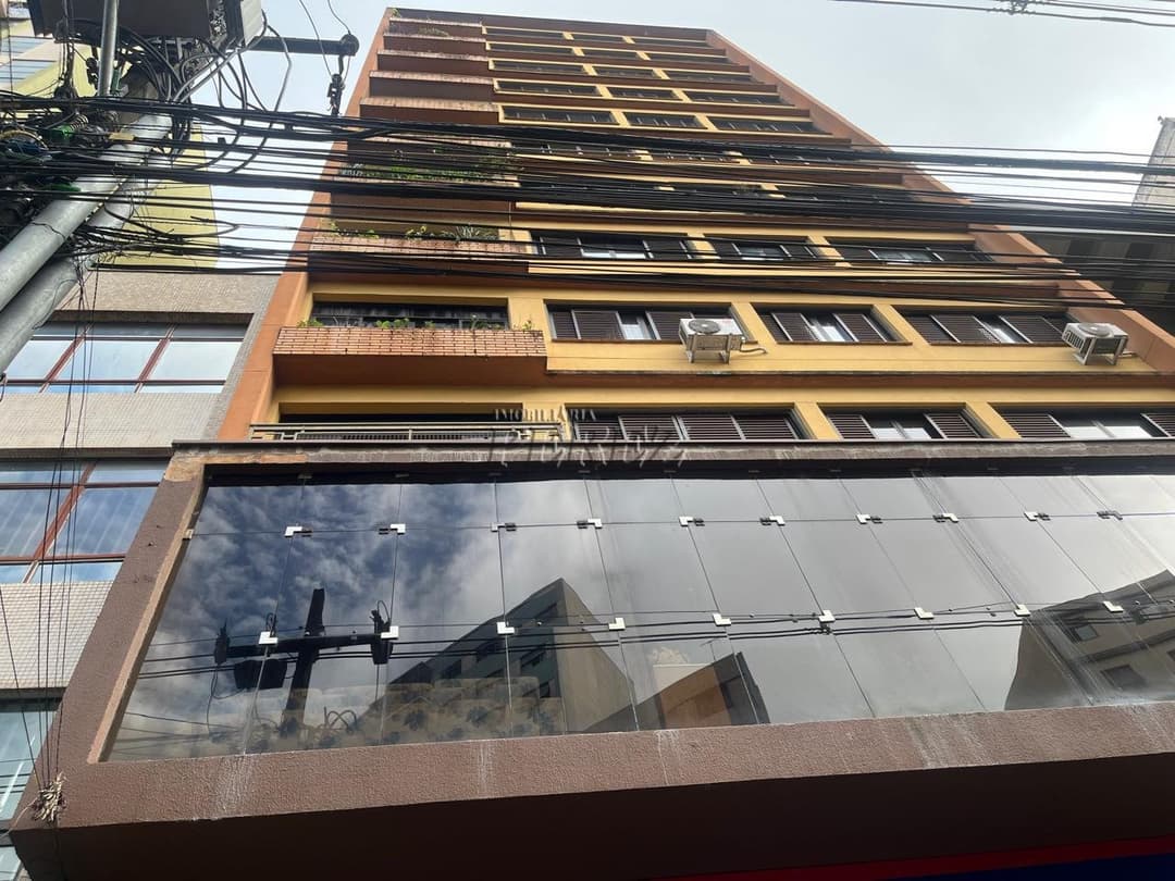 Apartamento à Venda no Edifício Santa Helena na avenida Paraná calçadão de Londrina - Foto 1