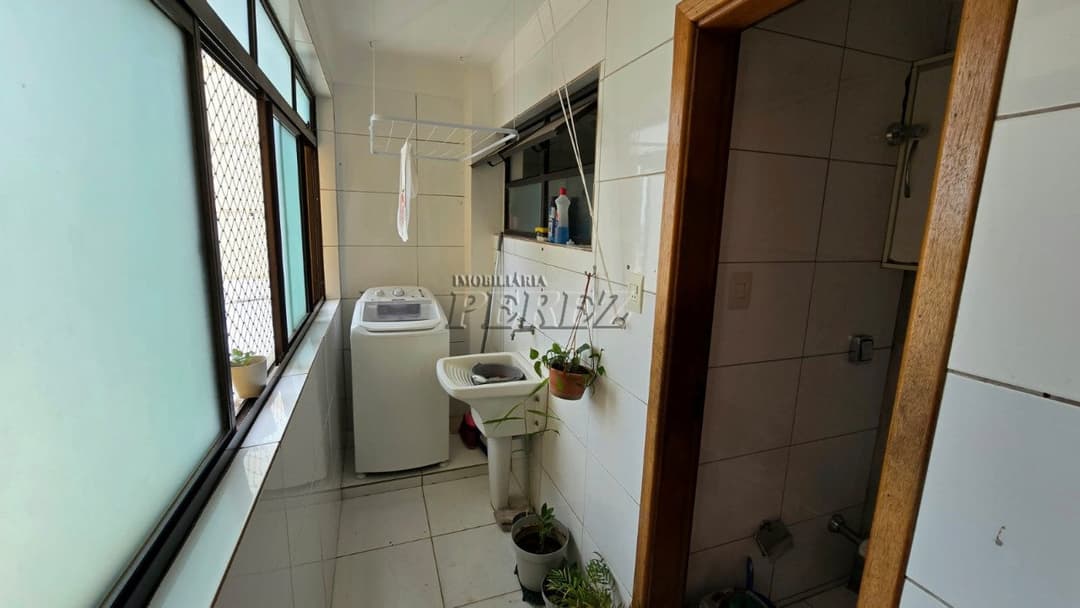 Apartamento à Venda no Edifício Santa Helena na avenida Paraná calçadão de Londrina - Foto 10