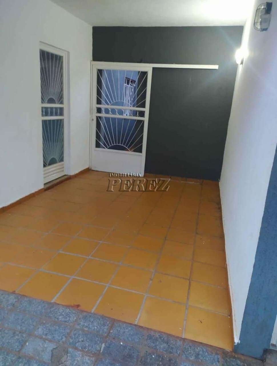 Casa com Dependência à Venda na Rua Achiro Kawasaki - Jardim Tóquio, Zona Oeste de Londrina - Foto 1