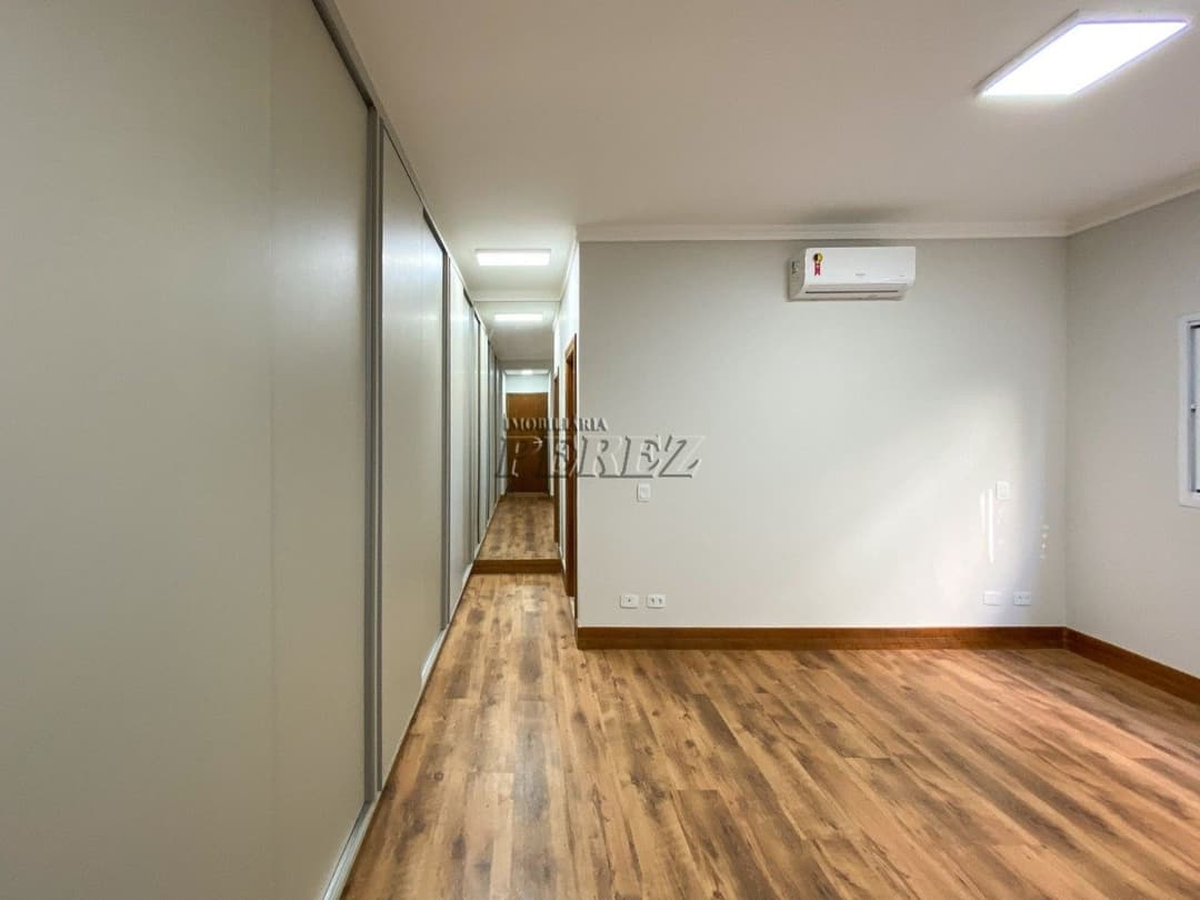 Casa de Alto Padrão no Condomínio Alphaville II - Foto 16