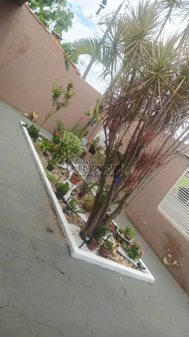 Casa à Venda - Rua Gabriel Matokanovic, Jardim da Luz, Zona Leste de Londrina - Foto 2