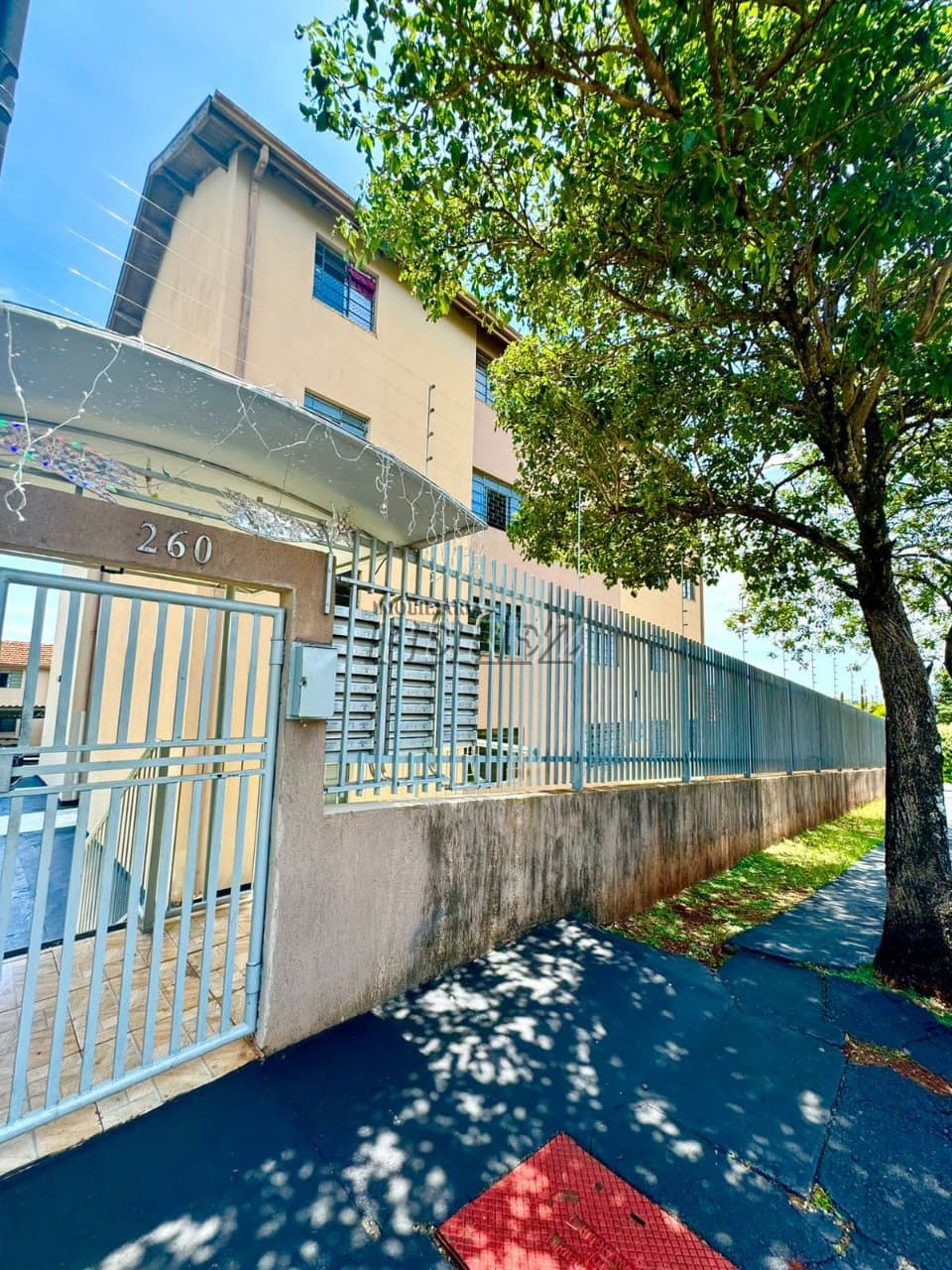 Apartamento à Venda no Moradas Cabo Frio na rua Helena Caraminan - Foto 0