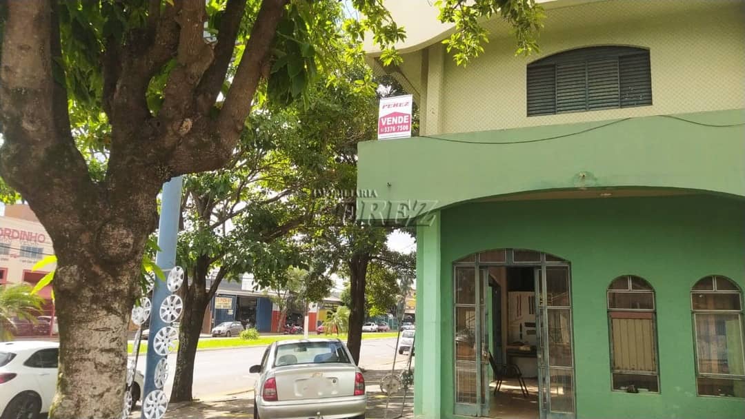 Sobrado Comercial à Venda na Avenida Dez de Dezembro - Lago Gapó - Foto 1
