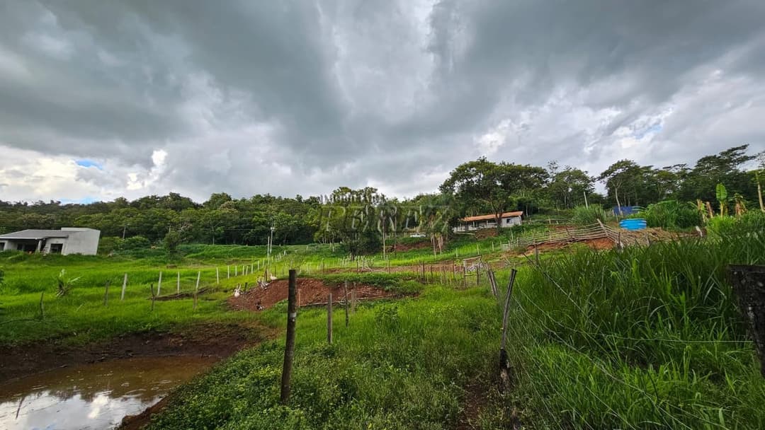 Casa à Venda na rua Pau Brasil no Condomínio Itaúna - Foto 0
