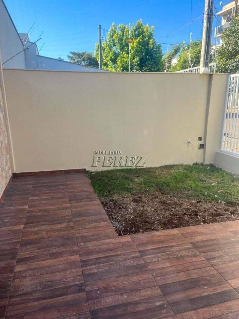 Casa Assobradada à Venda na Rua Augusto Guerino, Portal de Versalhes 1 - Londrina - Foto 3